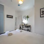 Feriehus Modern Double W Private Bath & Free Parking