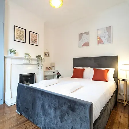 Modern Double W Private Bath & Free Parking *