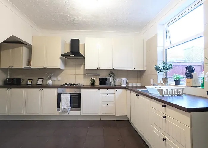 Modern Double W Private Bath & Free Parking *