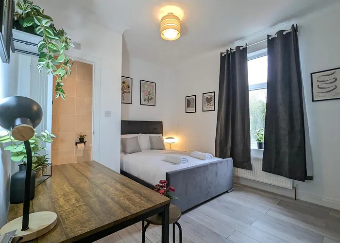 Modern Double W Private Bath & Free Parking Hébergement de vacances