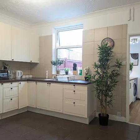 Holiday home Modern Double W Private Bath & Free Parking