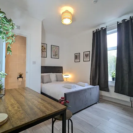 Modern Double W Private Bath & Free Parking 別荘