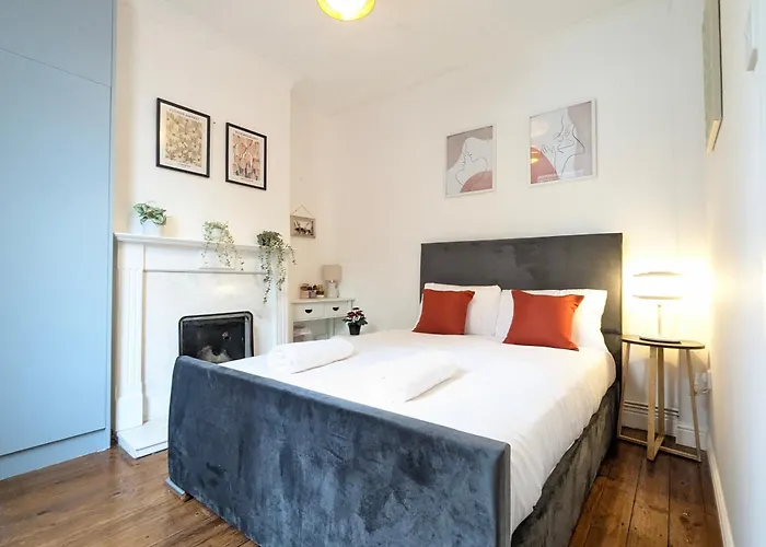 Modern Double W Private Bath & Free Parking *