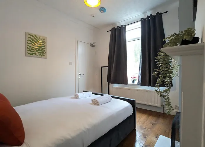 Modern Double W Private Bath & Free Parking *